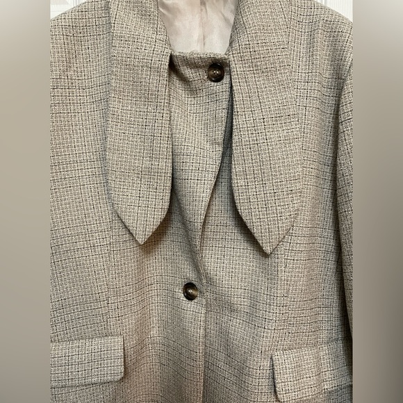 Classic blazer with bowtie for women - Picture 2 of 13